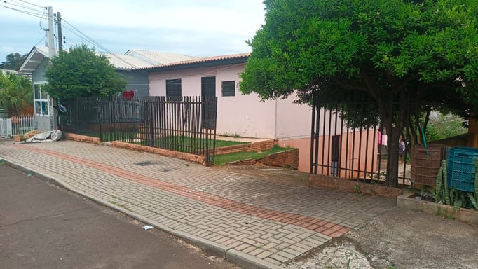 Casa à venda com 4 dormitórios, 2 banheiros, 3 vagas de garagens e 375m² de área privativa no bairro Engenho Braun