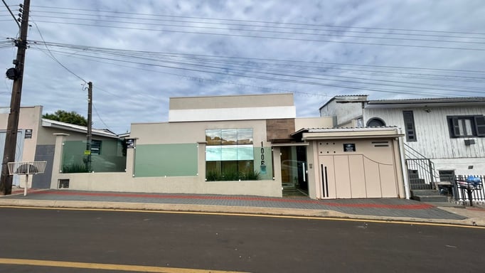 Casa à venda com 3 dormitórios, 3 banheiros, 1 vaga de garagem e 147m² de área privativa no bairro Palmital