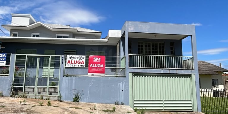 Casa para alugar com 3 dormitórios, 2 banheiros, 2 vagas de garagens e 207m² de área privativa no bairro Líder